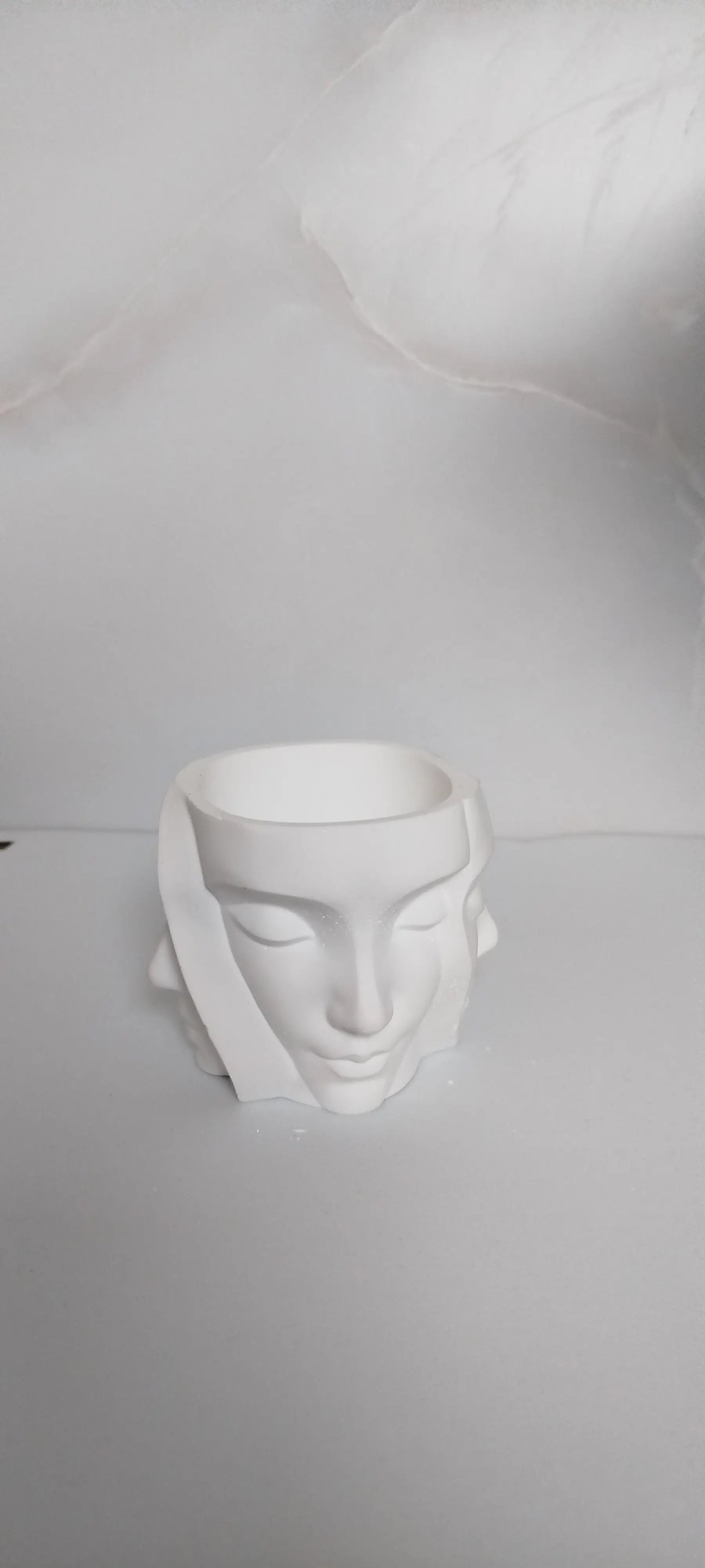 Visage contemplatif Atelier des Minots